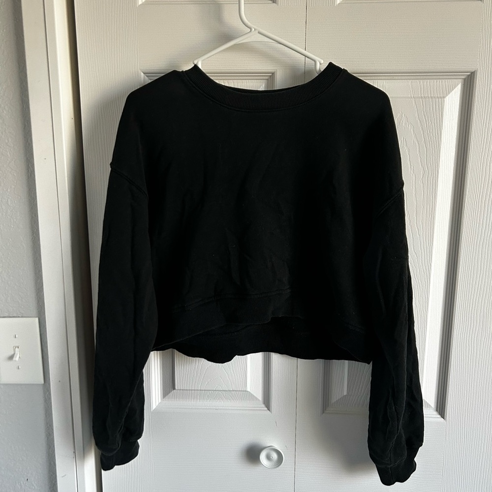 Black Cropped Sweatshirt